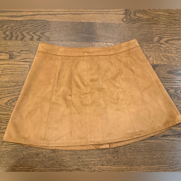 Glamorous A Line Button Front Faux Suede Mini Skirt Size Larger - Picture 5 of 8
